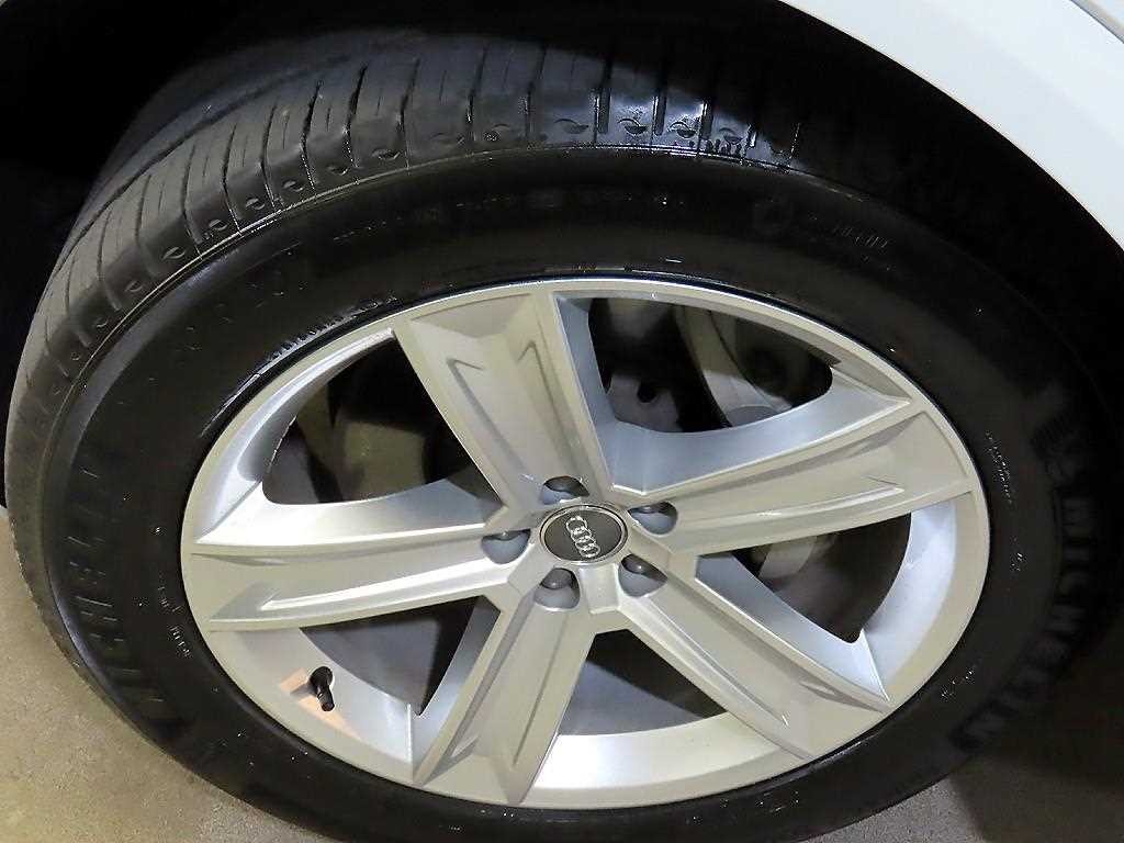 아우디 Q8 45 TDI 콰트로 프리미엄 이미지 20