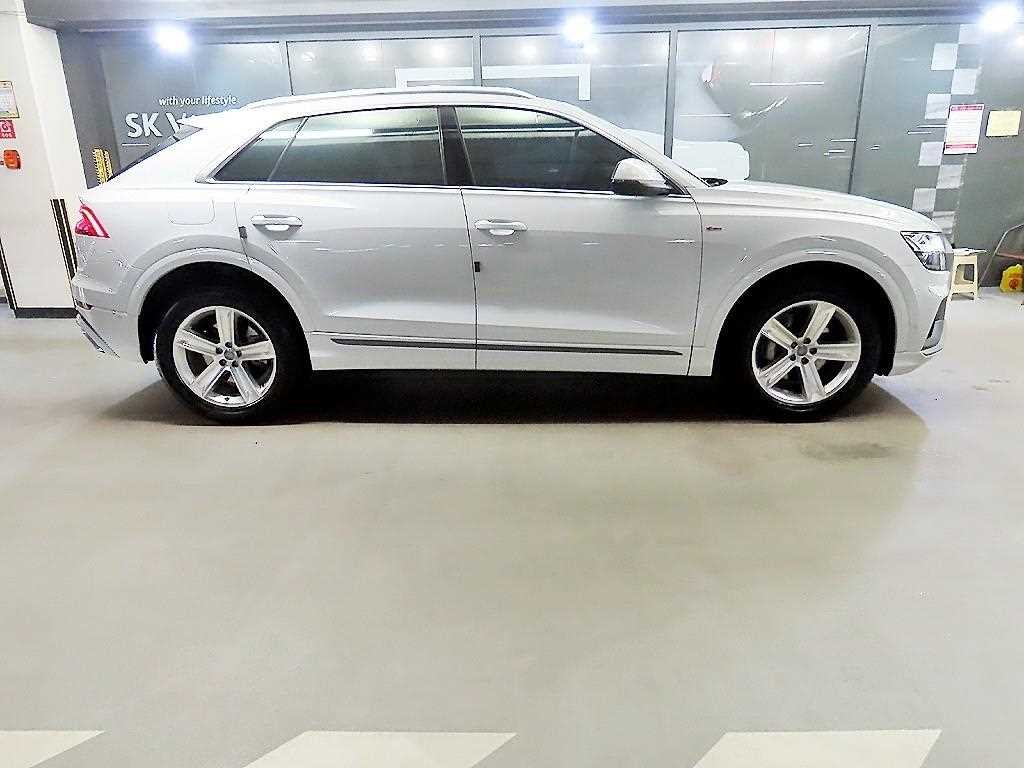 아우디 Q8 45 TDI 콰트로 프리미엄 이미지 3