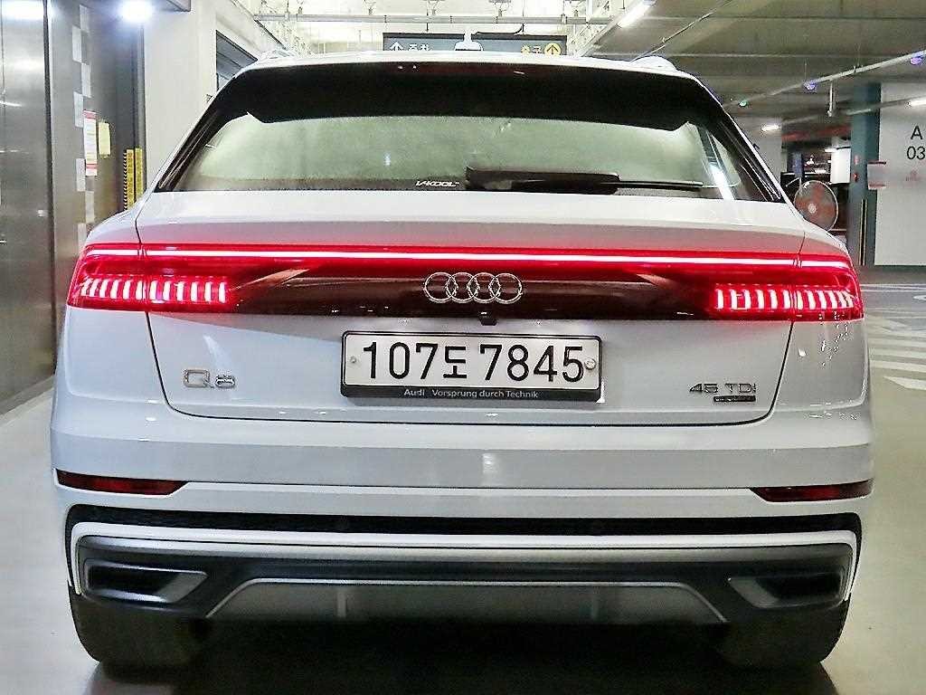 아우디 Q8 45 TDI 콰트로 프리미엄 이미지 5