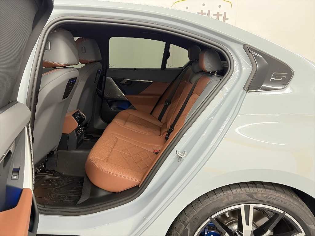 BMW 5시리즈 5시리즈 (G60) 530i xDrive M 스포츠 이미지 11