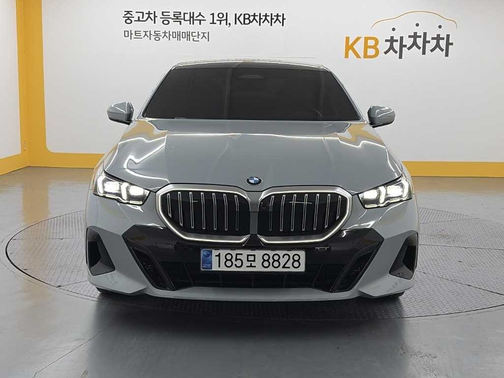 BMW 5시리즈 5시리즈 (G60) 530i xDrive M 스포츠 이미지 2