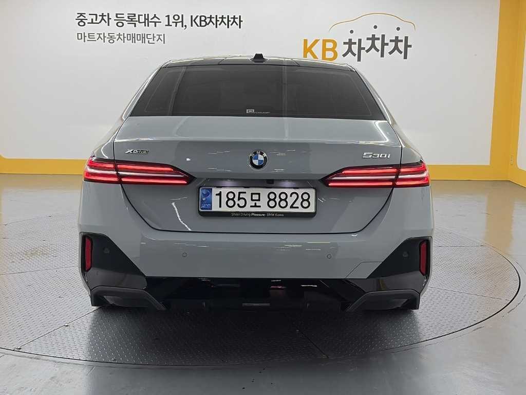 BMW 5시리즈 5시리즈 (G60) 530i xDrive M 스포츠 이미지 3
