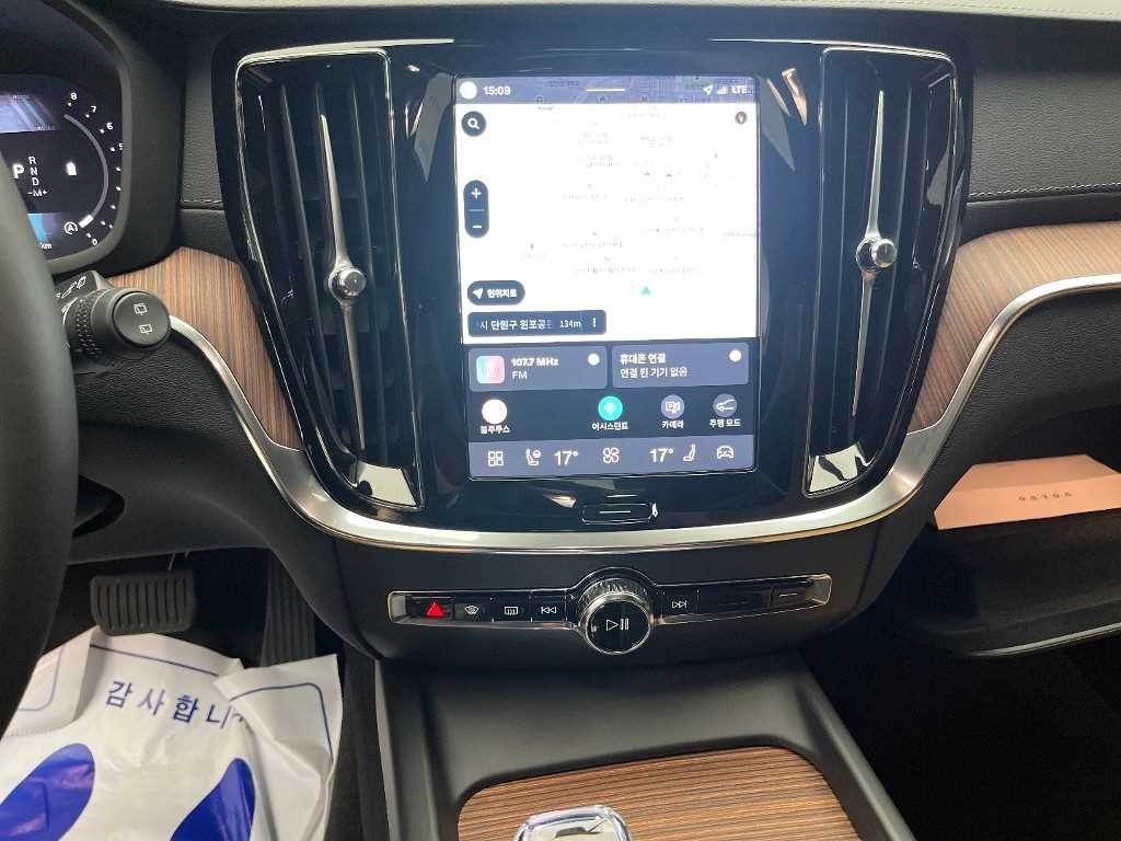 볼보 V60 V60 크로스 컨트리 2세대 2.0 B5 울트라 AWD 이미지 12
