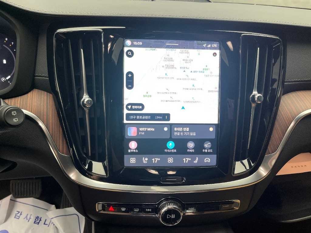 볼보 V60 V60 크로스 컨트리 2세대 2.0 B5 울트라 AWD 이미지 13