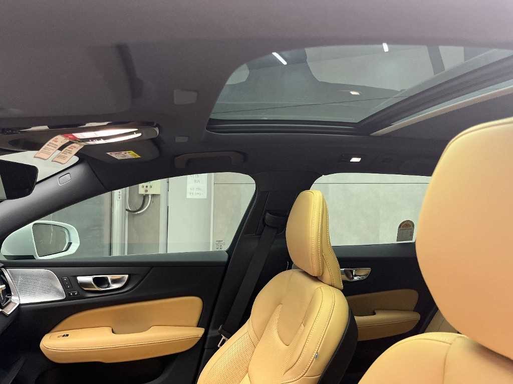 볼보 V60 V60 크로스 컨트리 2세대 2.0 B5 울트라 AWD 이미지 15