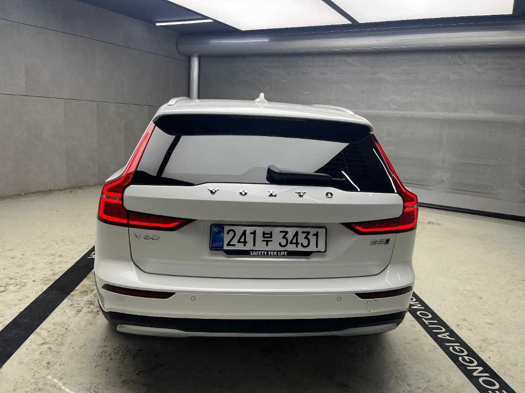 볼보 V60 V60 크로스 컨트리 2세대 2.0 B5 울트라 AWD 이미지 3
