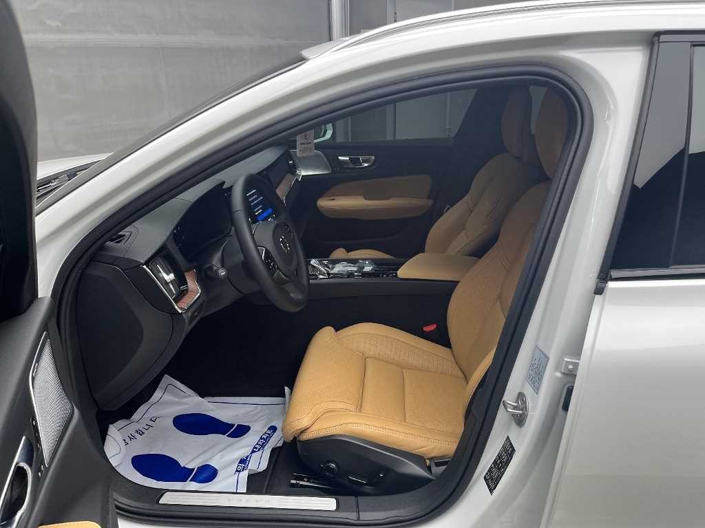 볼보 V60 V60 크로스 컨트리 2세대 2.0 B5 울트라 AWD 이미지 5