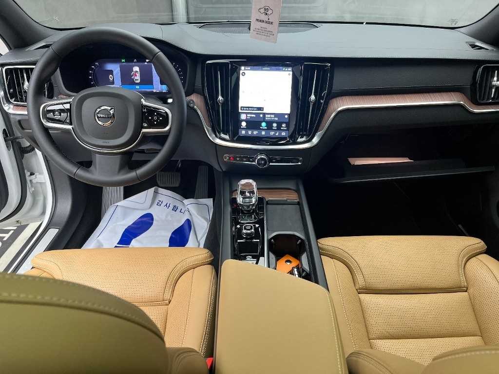 볼보 V60 V60 크로스 컨트리 2세대 2.0 B5 울트라 AWD 이미지 7