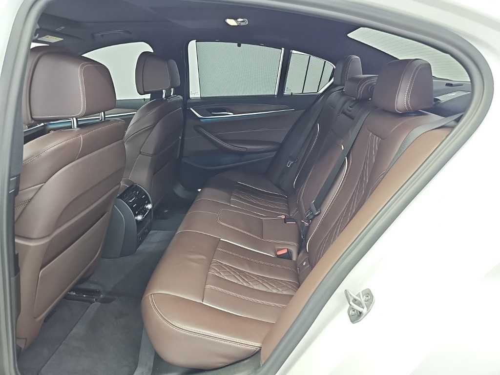 BMW 5시리즈 5시리즈 (G30) 530i M 스포츠 플러스 이미지 12