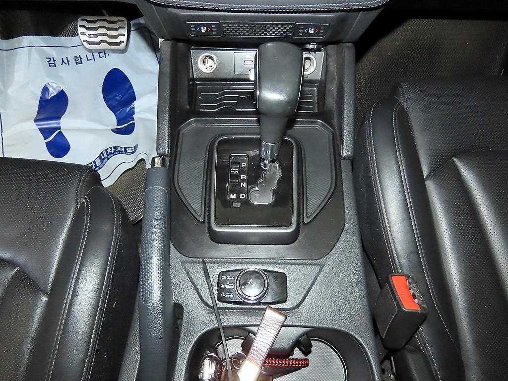 KG모빌리티(쌍용) 렉스턴 더 뉴 렉스턴 스포츠 디젤 2.2 4WD 프레스티지 이미지 12