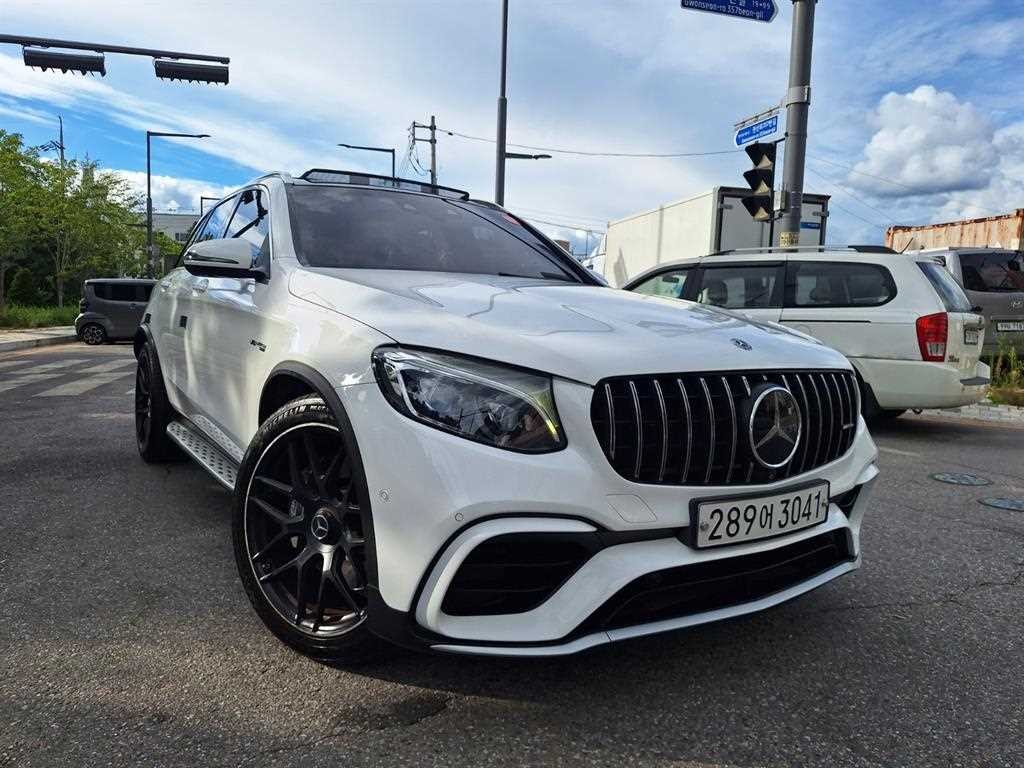 벤츠 GLC 클래스 GLC클래스 X253 AMG GLC 63 4MATIC+ 이미지 1