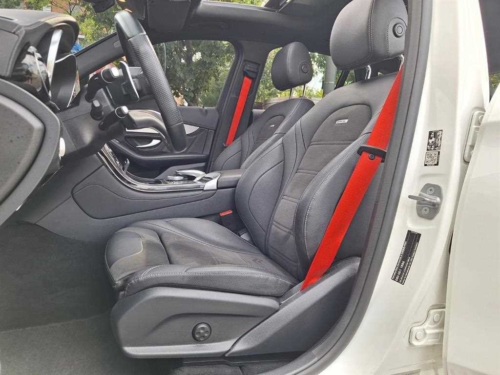 벤츠 GLC 클래스 GLC클래스 X253 AMG GLC 63 4MATIC+ 이미지 12