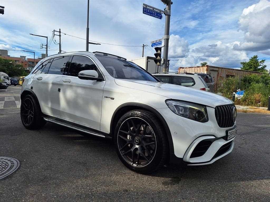 벤츠 GLC 클래스 GLC클래스 X253 AMG GLC 63 4MATIC+ 이미지 4