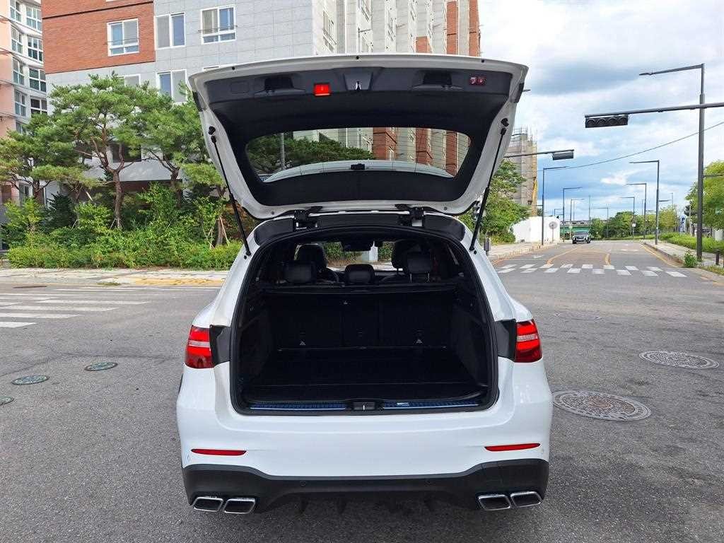 벤츠 GLC 클래스 GLC클래스 X253 AMG GLC 63 4MATIC+ 이미지 8