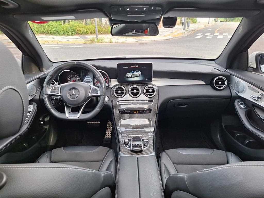 벤츠 GLC 클래스 GLC클래스 X253 AMG GLC 63 4MATIC+ 이미지 9