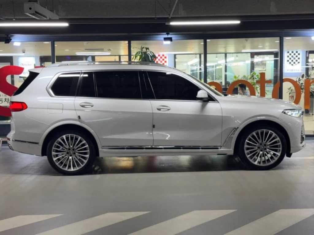 BMW X7 X7 (G07) xDrive 30d 디자인 퓨어 엑셀런스 7인승 이미지 3