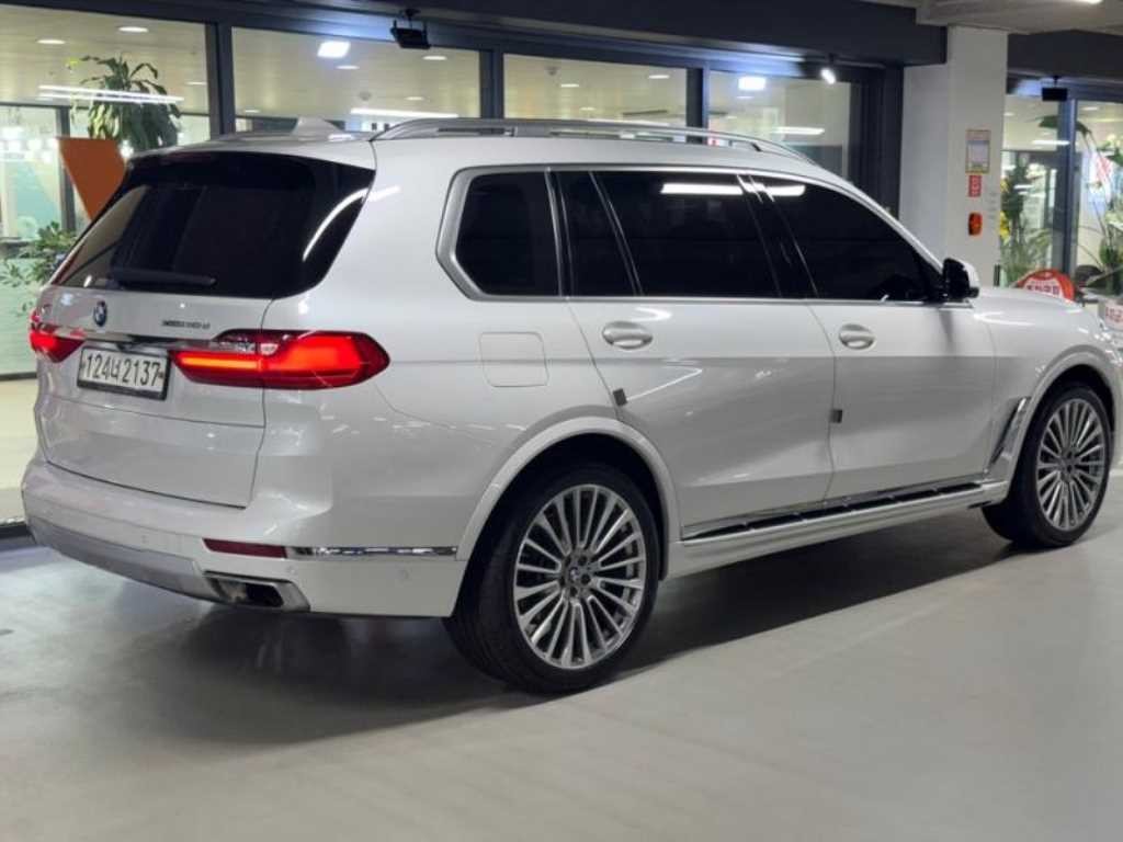 BMW X7 X7 (G07) xDrive 30d 디자인 퓨어 엑셀런스 7인승 이미지 4