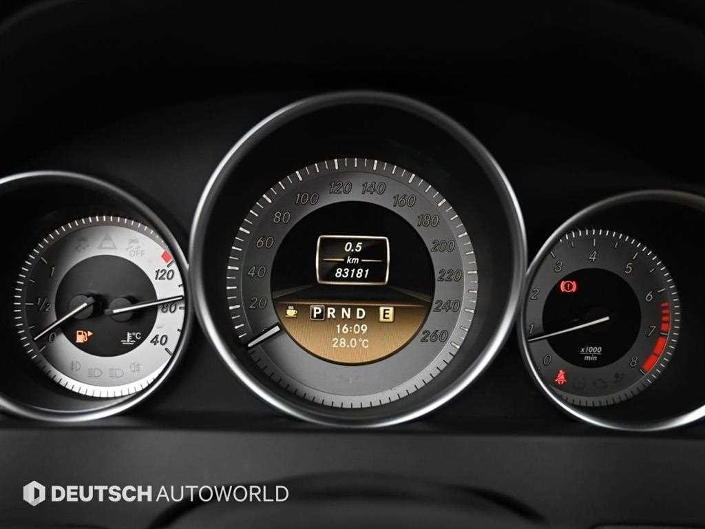 벤츠 C 클래스 C클래스 W204 C200 CGI 아방가르드 이미지 8