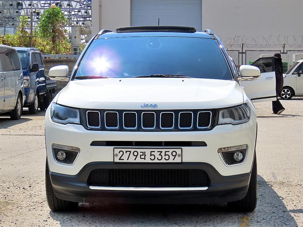 지프 컴패스 컴패스 2세대 2.4 AWD 리미티드 이미지 1