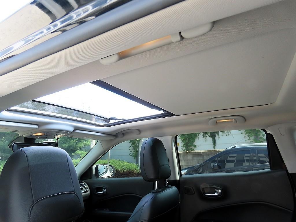 지프 컴패스 컴패스 2세대 2.4 AWD 리미티드 이미지 16