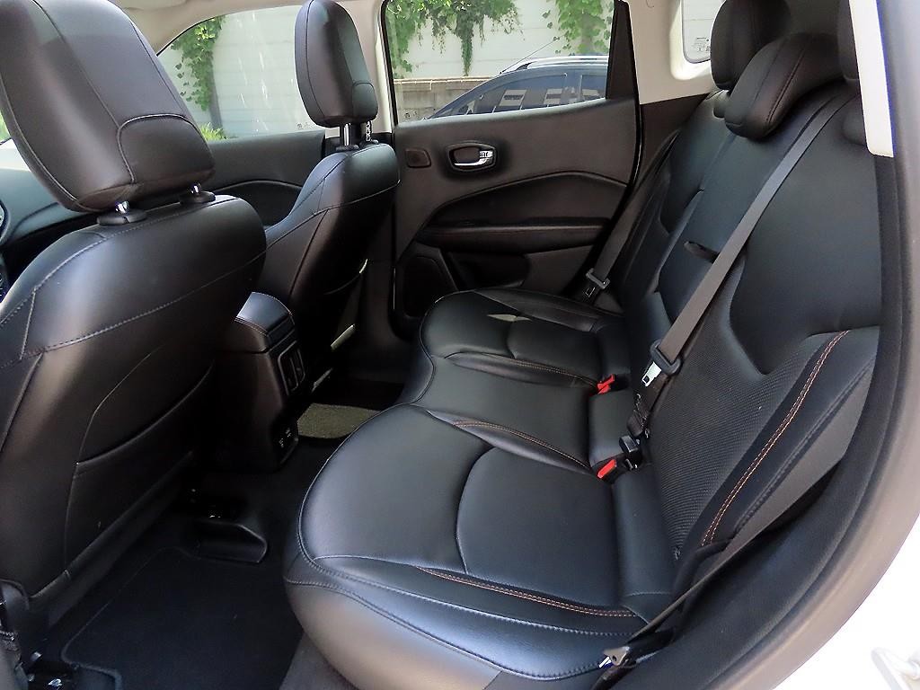 지프 컴패스 컴패스 2세대 2.4 AWD 리미티드 이미지 6