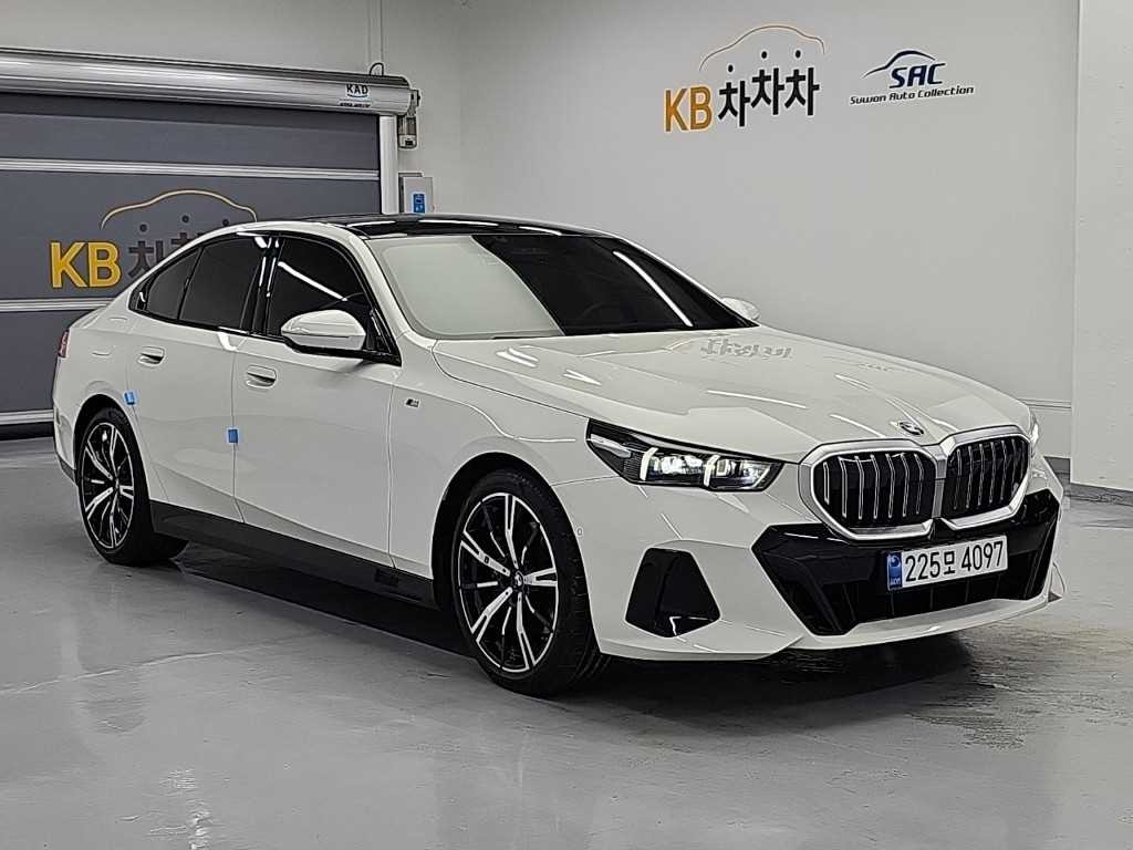 BMW 5시리즈 5시리즈 (G60) 530i xDrive M 스포츠 이미지 4