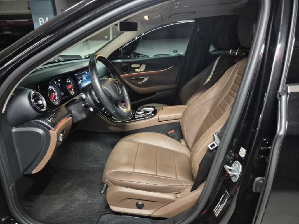 벤츠 E 클래스 E-클래스 W213 E220d 4MATIC 아방가르드 이미지 10