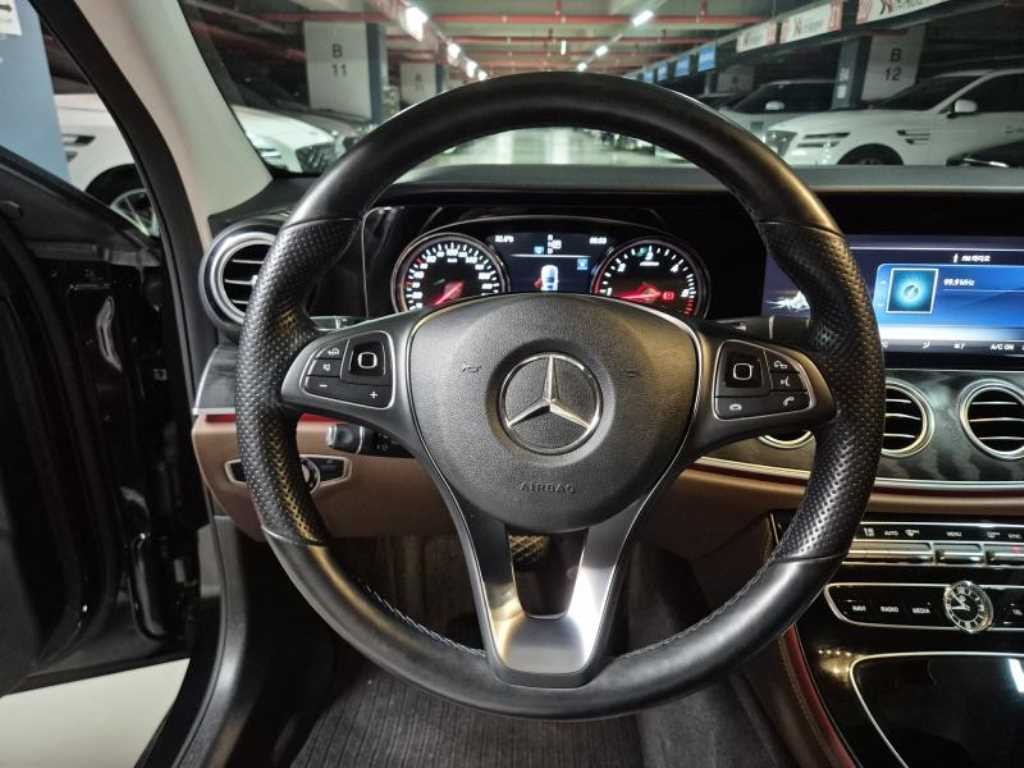 벤츠 E 클래스 E-클래스 W213 E220d 4MATIC 아방가르드 이미지 11