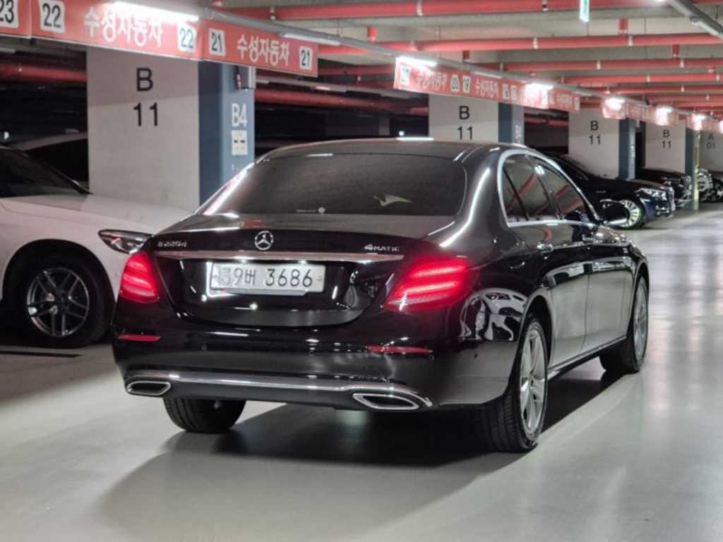 벤츠 E 클래스 E-클래스 W213 E220d 4MATIC 아방가르드 이미지 3