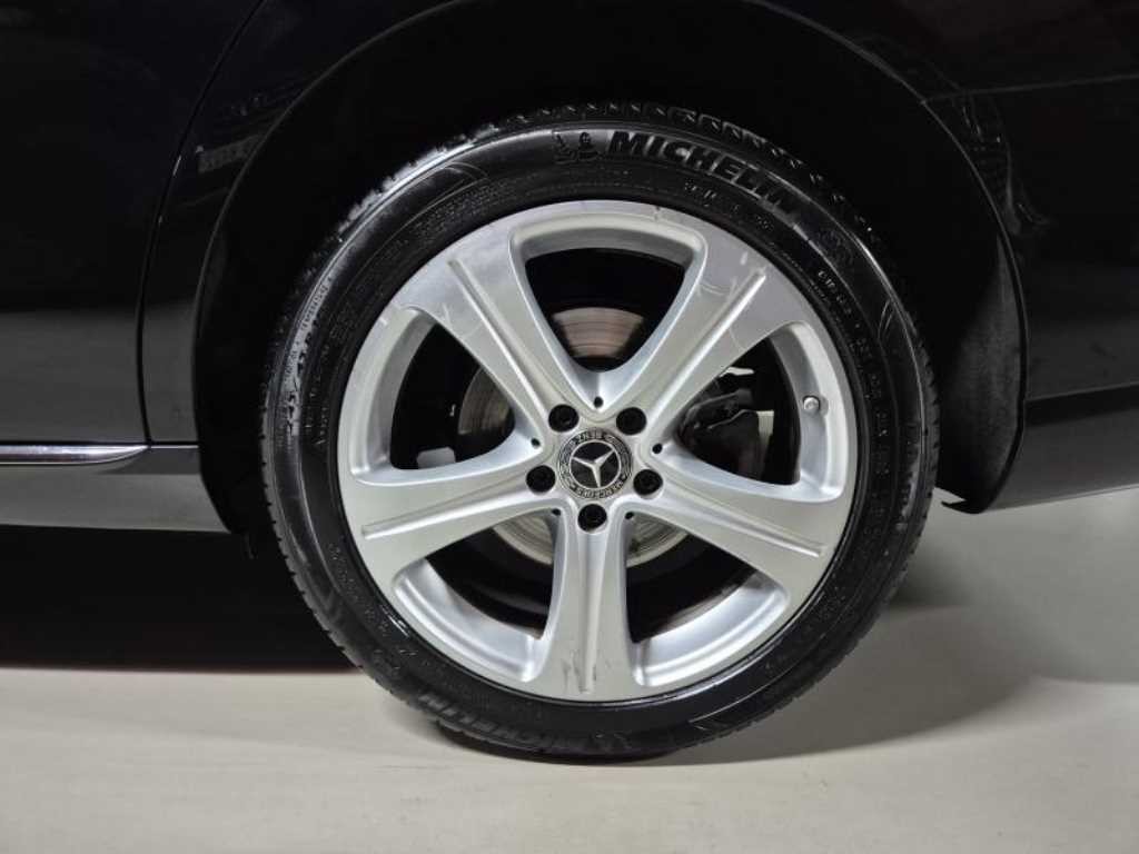 벤츠 E 클래스 E-클래스 W213 E220d 4MATIC 아방가르드 이미지 7