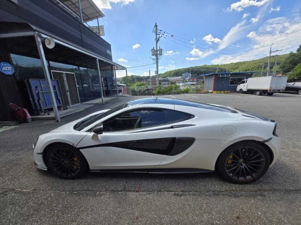 맥라렌 570GT 3.8 쿠페 이미지 4