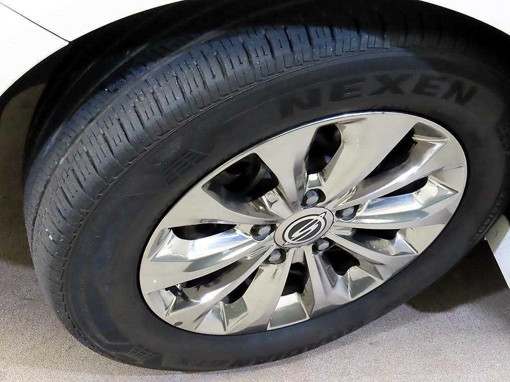KG모빌리티(쌍용) 코란도 코란도투리스모 4WD TX 9인승 이미지 20