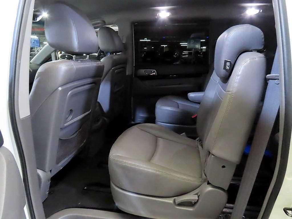 KG모빌리티(쌍용) 코란도 코란도투리스모 4WD TX 9인승 이미지 7
