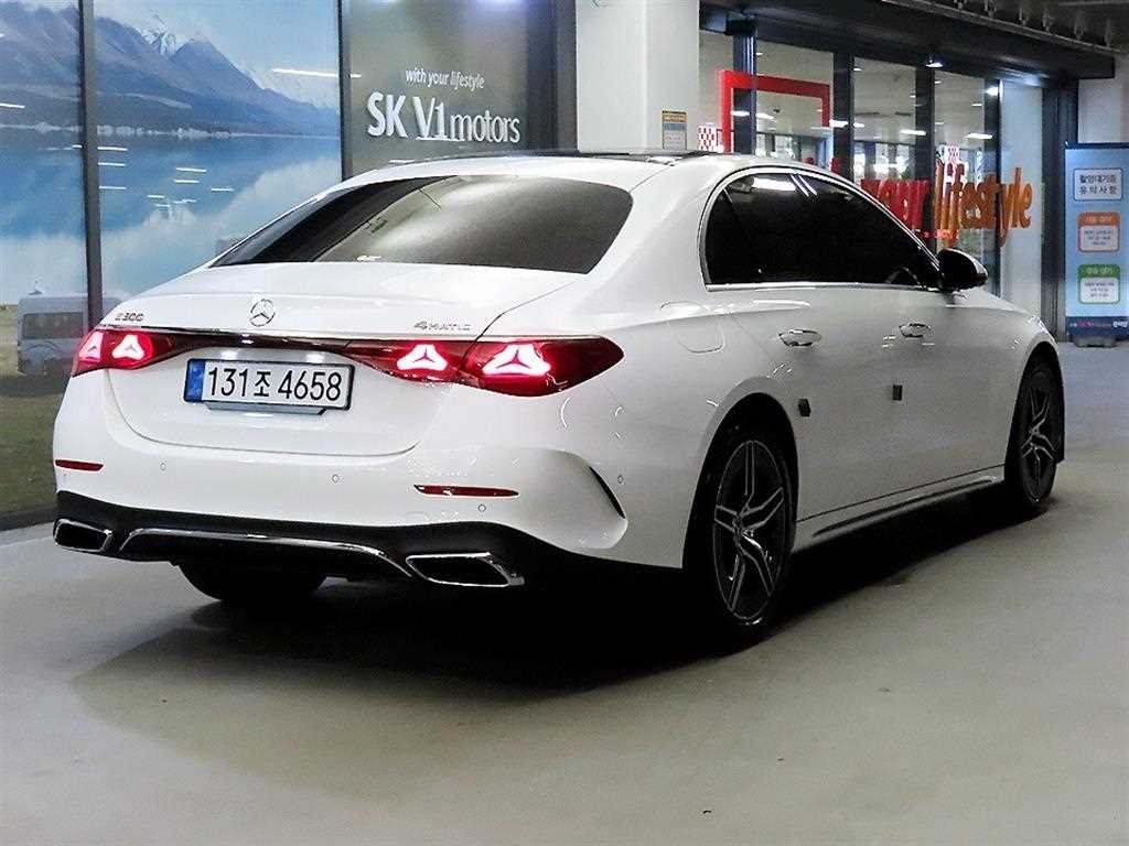 벤츠 E 클래스 E-클래스 W214 E300 4MATIC AMG Line 이미지 4
