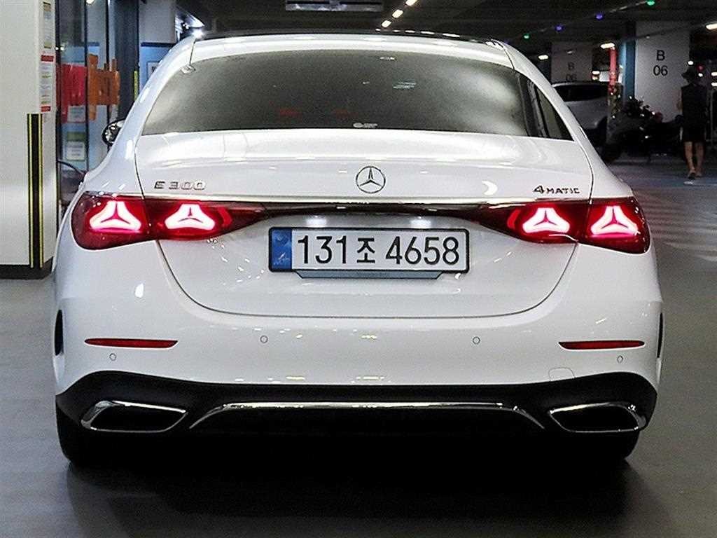 벤츠 E 클래스 E-클래스 W214 E300 4MATIC AMG Line 이미지 5