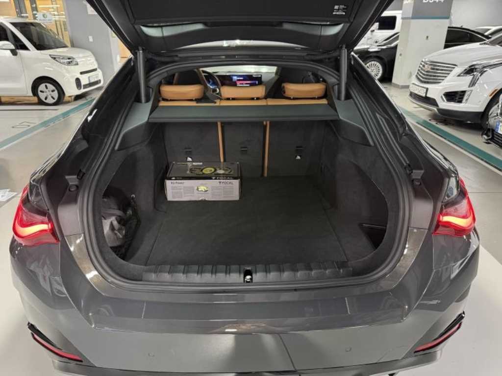 BMW i4 M50 프로 이미지 19