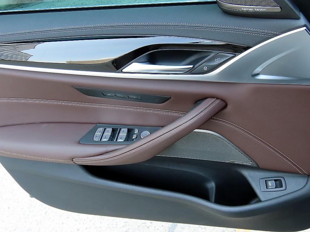 BMW 5시리즈 5시리즈 (G30) 530i M 스포츠 이미지 12