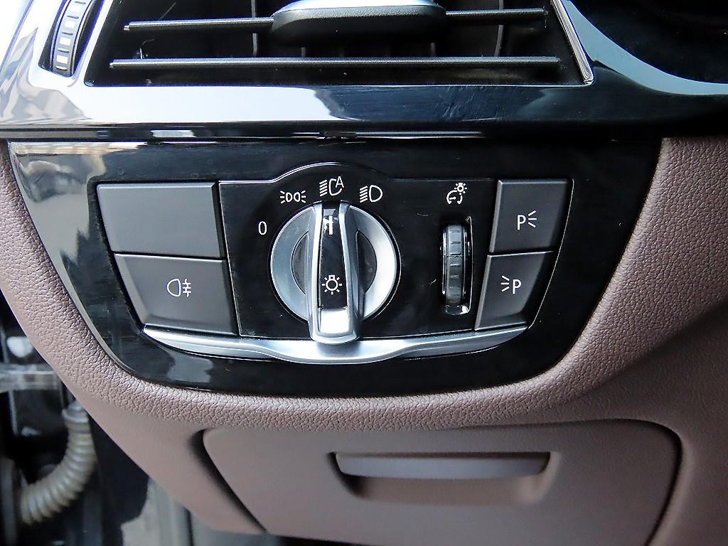 BMW 5시리즈 5시리즈 (G30) 530i M 스포츠 이미지 13