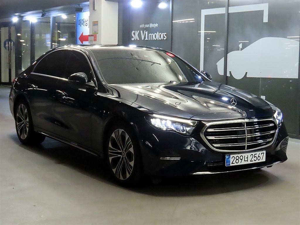 벤츠 E 클래스 E-클래스 W214 E220d 4MATIC 이미지 1