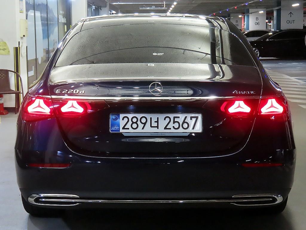 벤츠 E 클래스 E-클래스 W214 E220d 4MATIC 이미지 5