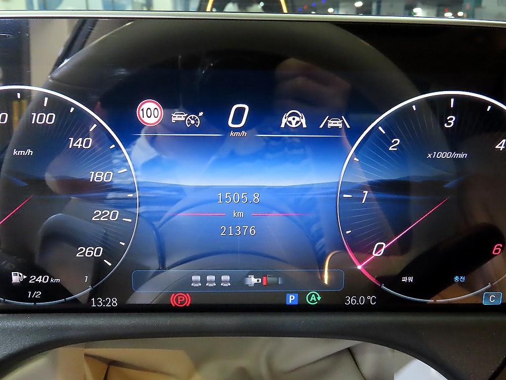 벤츠 E 클래스 E-클래스 W214 E220d 4MATIC 이미지 9