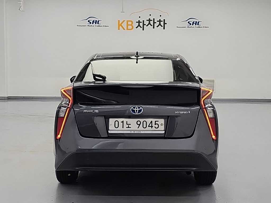 토요타 프리우스 프리우스 4세대 1.8 E 이미지 3