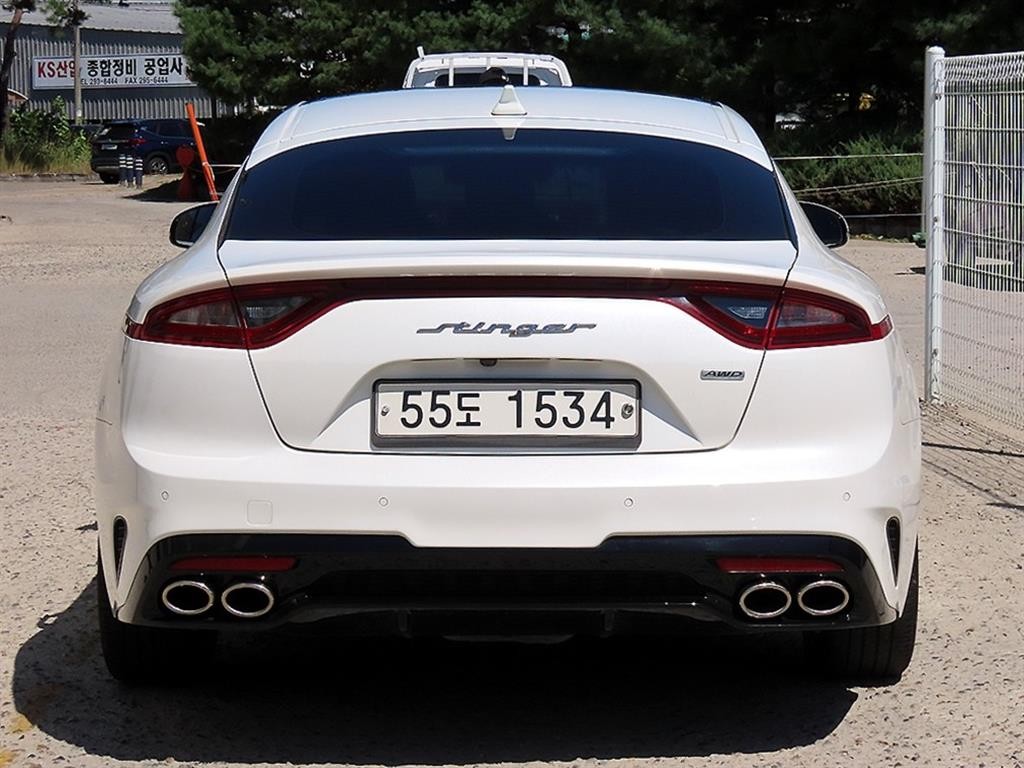 기아 스팅어 가솔린 2.0 터보 AWD 플래티넘 이미지 4