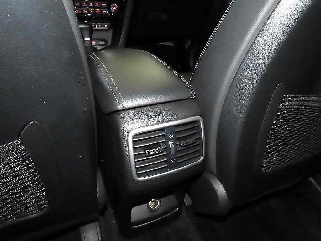 기아 스포티지 스포티지 더 볼드 2.0 가솔린 2WD 노블레스 이미지 16
