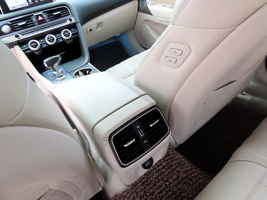제네시스 G70 3.3T 스포츠 AWD 프레스티지 이미지 15