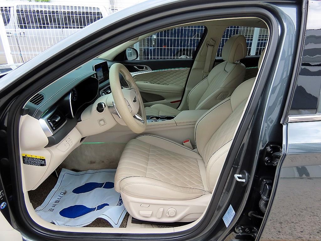 제네시스 G70 3.3T 스포츠 AWD 프레스티지 이미지 5