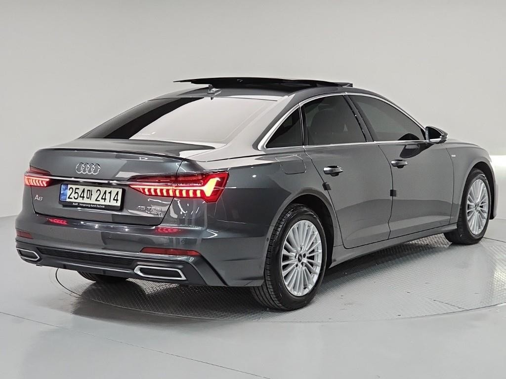 아우디 A6 A6 (C8) 45 TFSI 콰트로 프리미엄 이미지 4