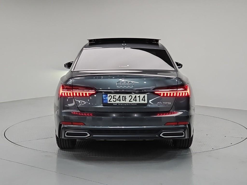 아우디 A6 A6 (C8) 45 TFSI 콰트로 프리미엄 이미지 5