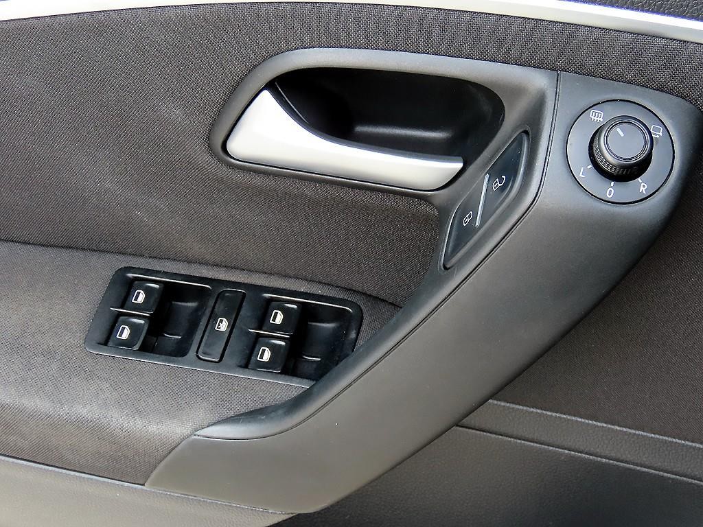 폭스바겐 폴로 1.4 TDI 블루모션 R-LINE 이미지 11