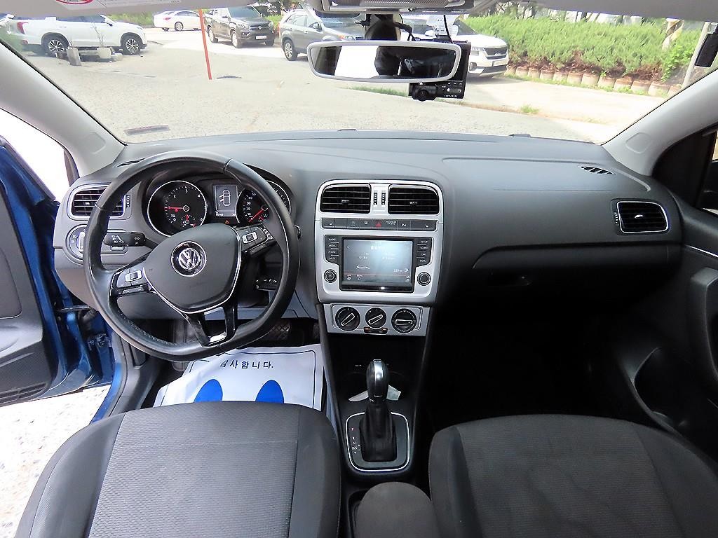 폭스바겐 폴로 1.4 TDI 블루모션 R-LINE 이미지 7